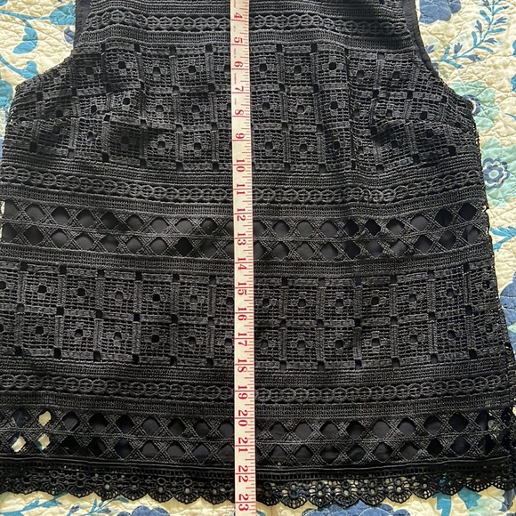 Anthropologie NWT black lace sleeveless high neck top size M - Picture 7 of 7